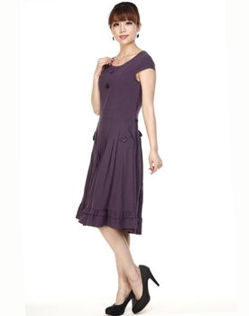 夏日優(yōu)雅新風(fēng)尚 中老年媽媽大碼連衣裙選購與穿搭指南